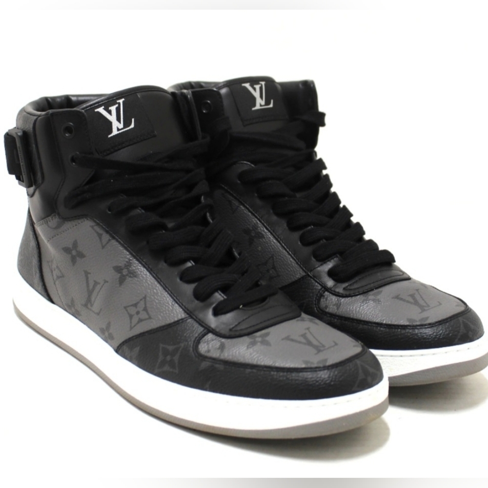 LOUIS VUITTON LV RIVOLI (UNISEX) SNEAKERS EU 40 US MENS 7.5 US WMNS SIZE 9 (EUC)